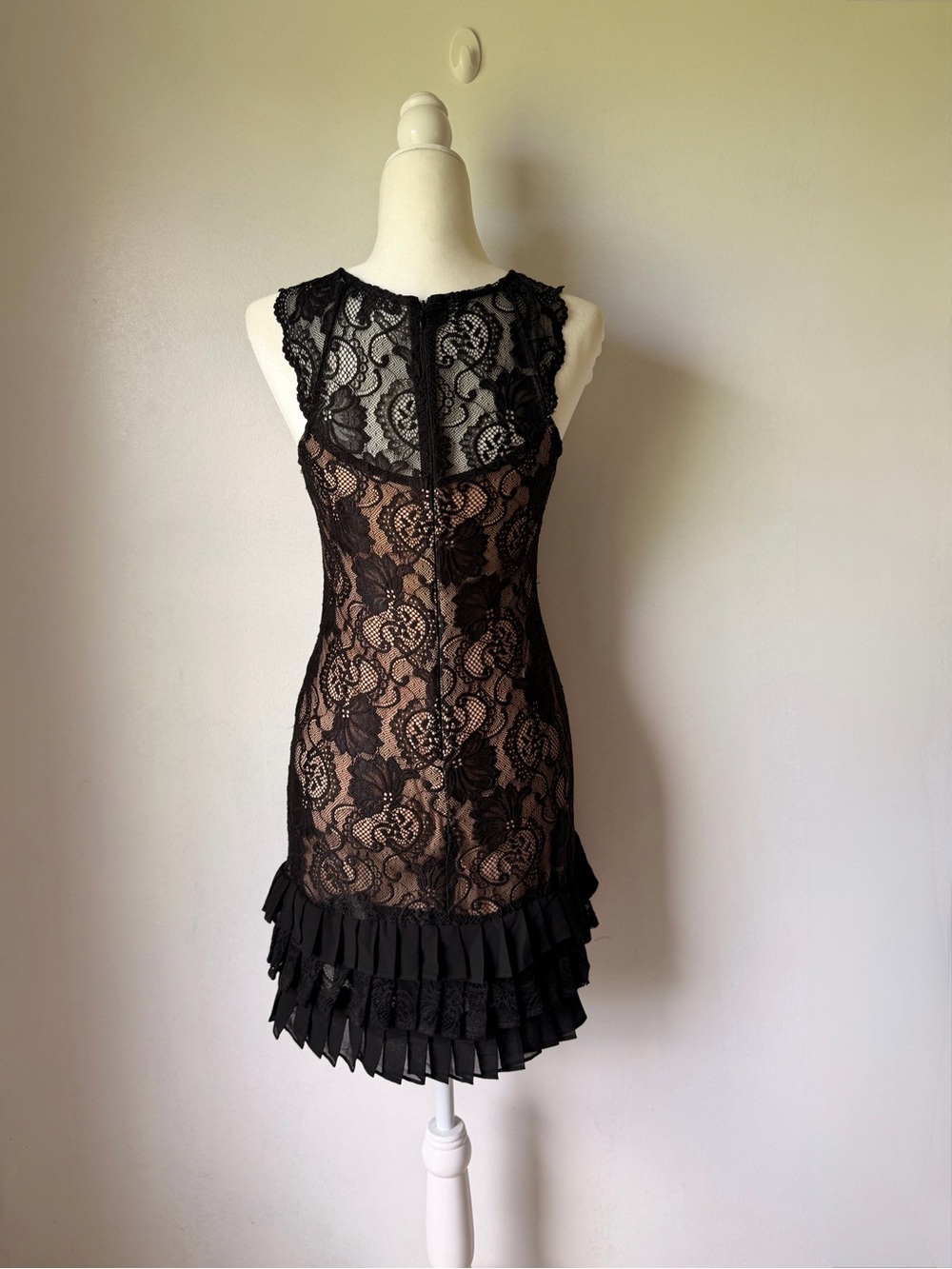 Lace Ruffle Mini Dress - Picture 4 of 9